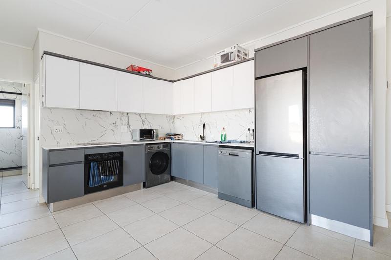 To Let 2 Bedroom Property for Rent in Somerset West Western Cape